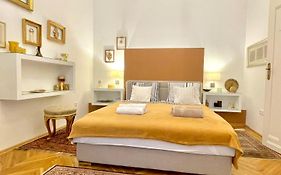 Gold Pearl Apartment 2 Rooms At St Stephen' S Basilica